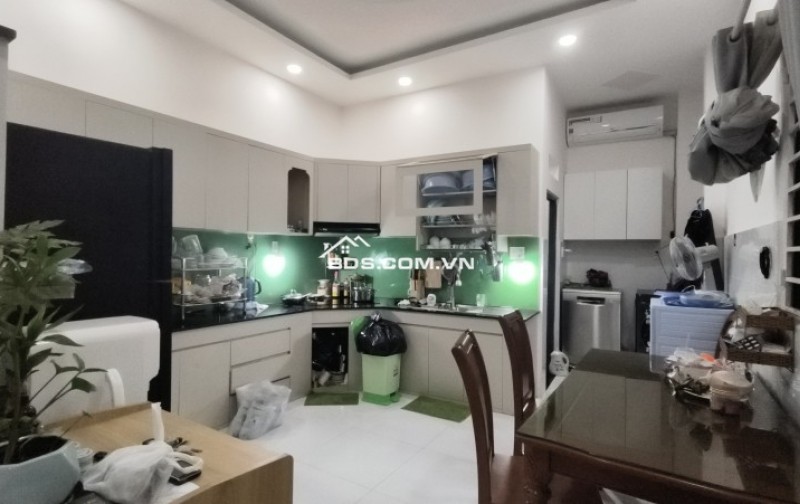 Bán nhà đường 109. Phước Long B,  Q9, Thủ Đức, TP HCM. DT 58m2, 4PN, sổ hồng. Giá  6.75  tỷ.